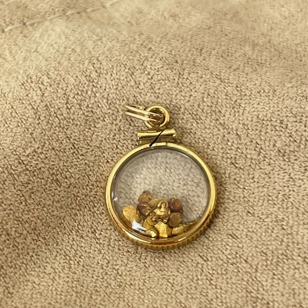 Vintage 10k and 24k Gold Shaker Pendant